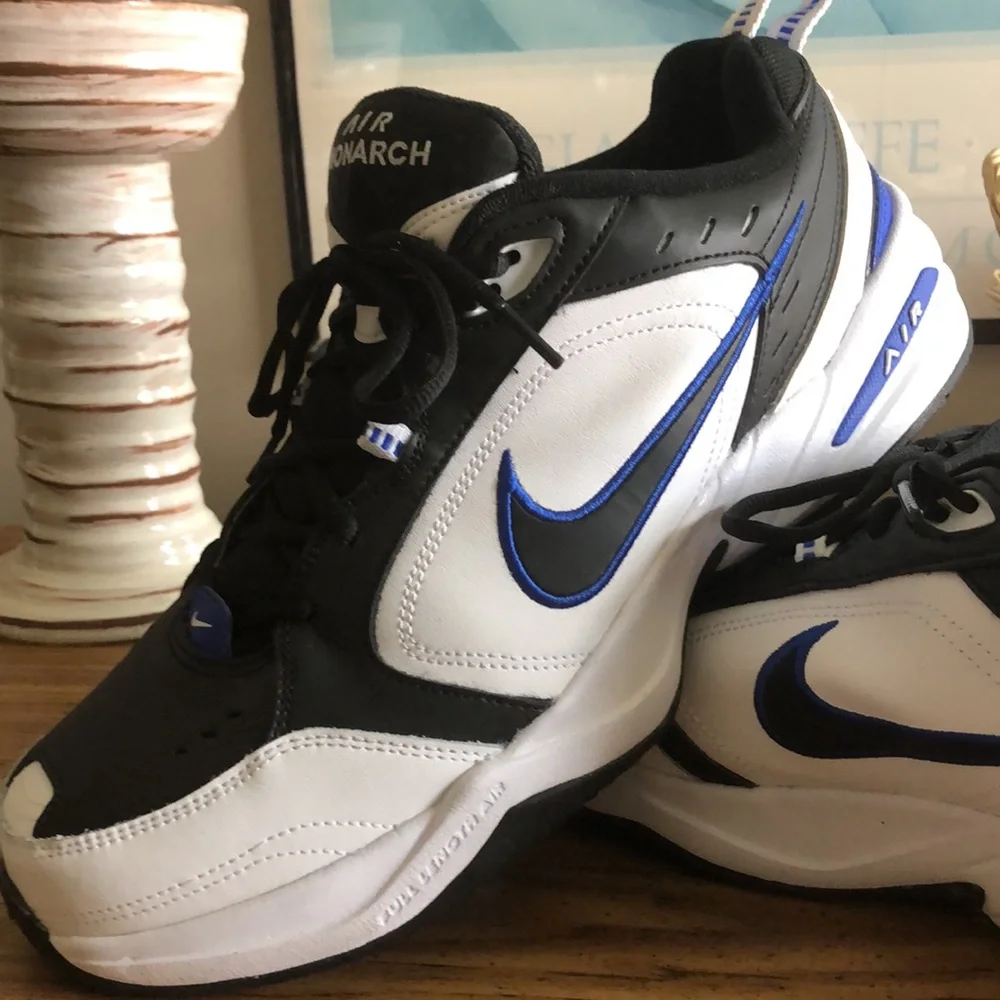 NEW! Men's Nike Air Monarch IV Cross Trainers - Picture 2 of 7